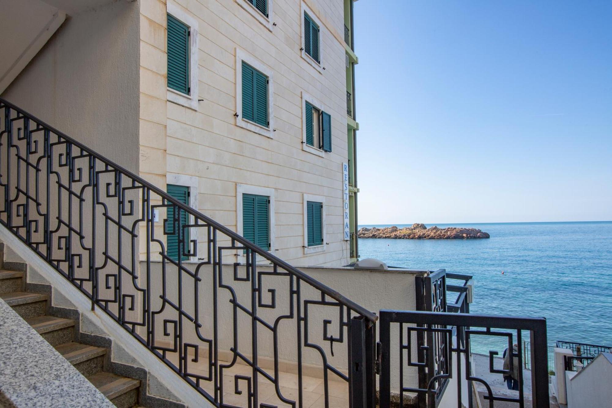 Montesan Luxury Apartment Beach Front Sveti Stefan Εξωτερικό φωτογραφία