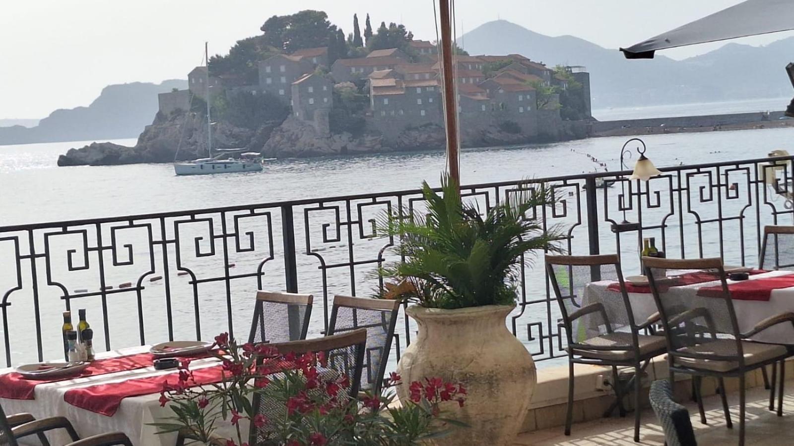 Montesan Luxury Apartment Beach Front Sveti Stefan Εξωτερικό φωτογραφία