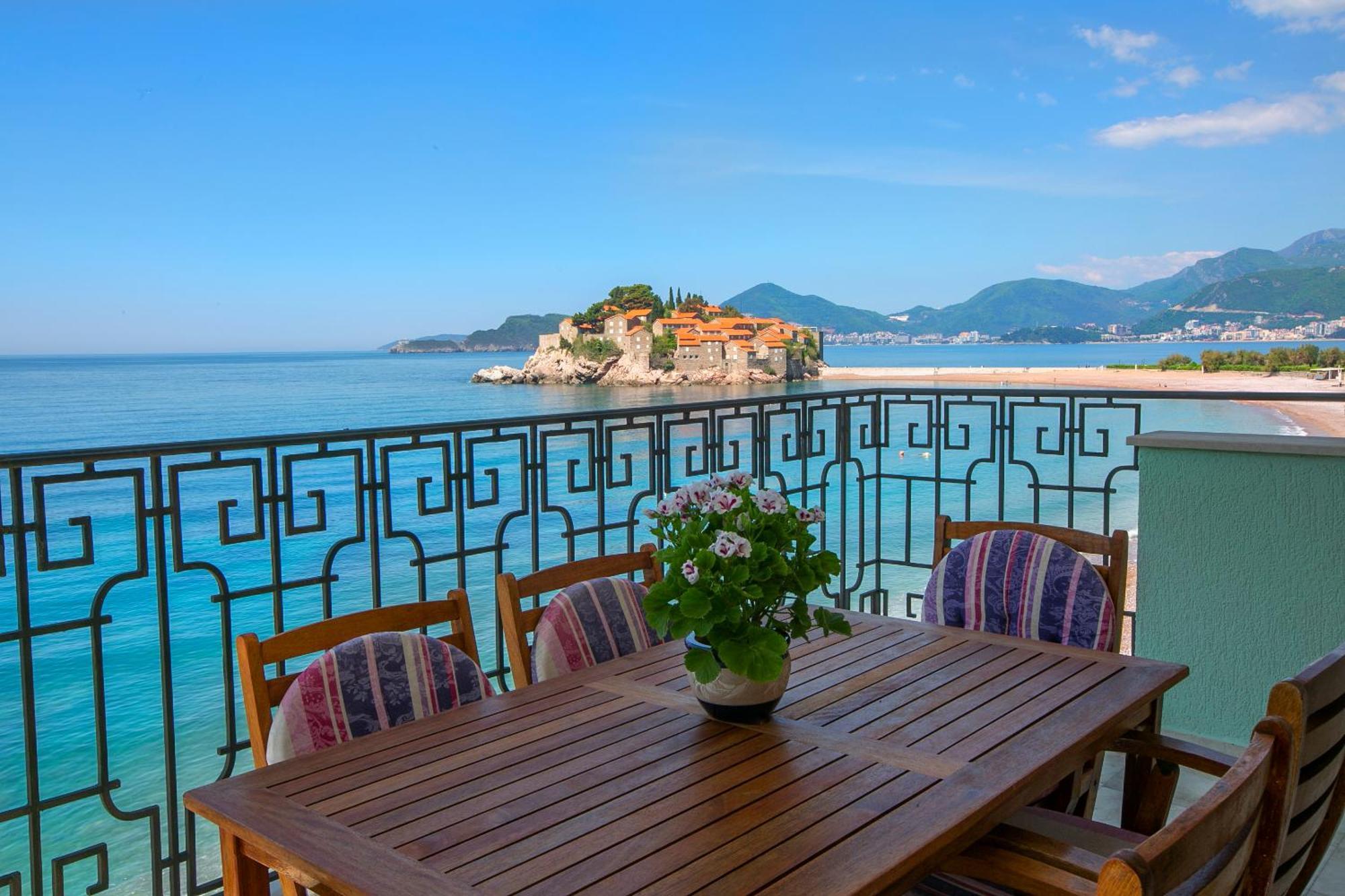 Montesan Luxury Apartment Beach Front Sveti Stefan Εξωτερικό φωτογραφία